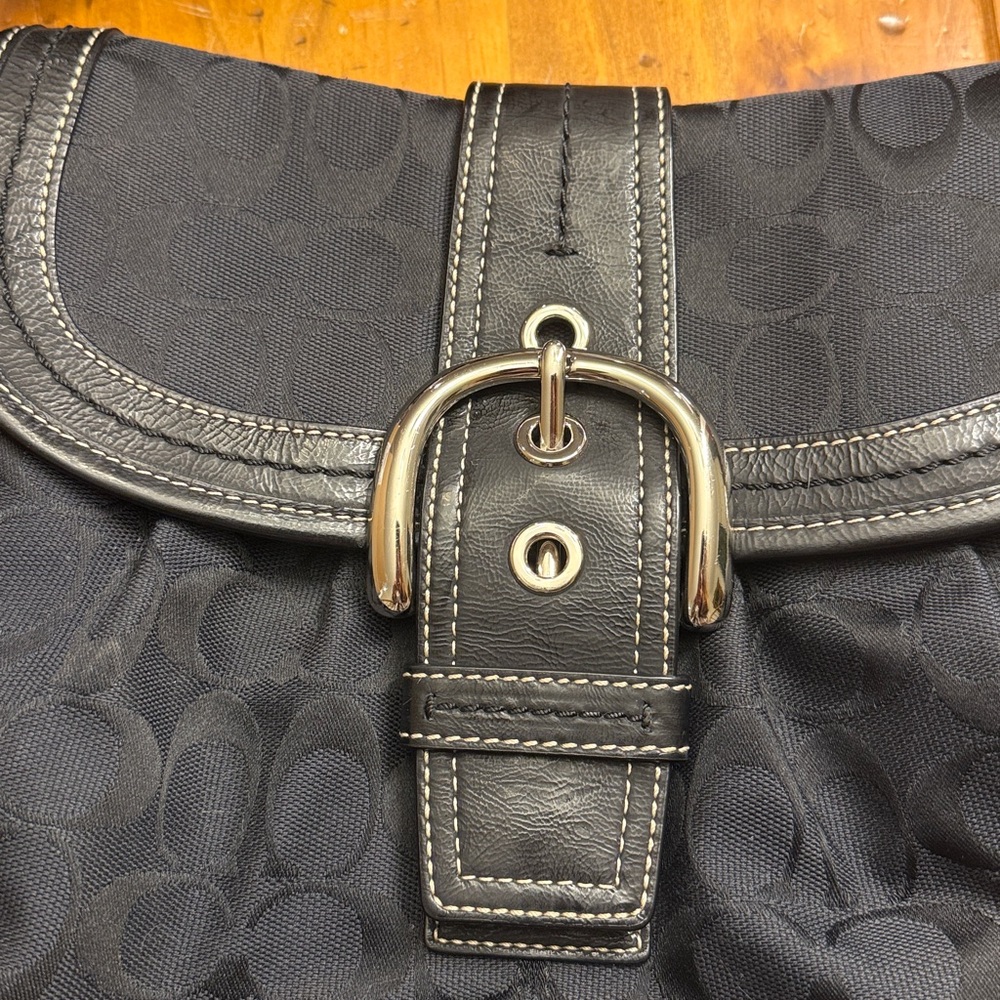 Coach SoHo Black Shoulder Bag with Silver Accents and Matching wallet - Picture 5 of 16